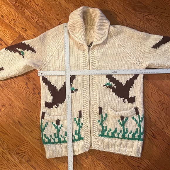 Mens Vintage duck sweater.  Wool feel.  Aprox XL to 2XL.  HANDMADE chunky knit. - Picture 12 of 17